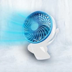 LIVINGTON Go Fan – Mobiler Mini Ventilator Mit Akku – Kraftvoller USB Ventilator Mit 6h Laufzeit – Flexibler Tischventilator Zum Aufstellen Oder Klemmen – Weiß