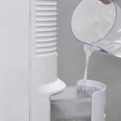 LIVINGTON ChillTower - Kühlgerät Mit Wasserkühlung - Mobiler Luftkühler Mit 3 Kühlstufen -Verdunstungs-Kühler Ohne Abluftschlauch Für 12h Kühlung Dank 1,5 L Tank -Elektrischer Ventilator Verkäufe 96102139 4